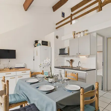 בית נופש Piscine Commune, Terrasse, Maison Pour 5 *