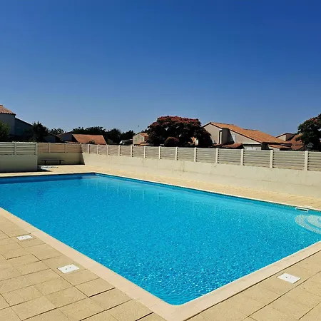 Piscine Commune, Terrasse, Maison Pour 5 Hébergement de vacances *