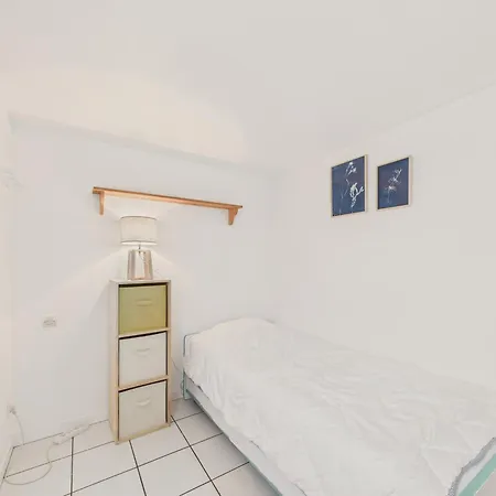 Piscine Commune, Terrasse, Maison Pour 5 *