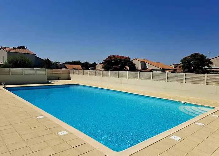 Piscine Commune, Terrasse, Maison Pour 5 Hébergement de vacances *