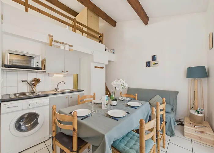 Hébergement de vacances Piscine Commune, Terrasse, Maison Pour 5 *