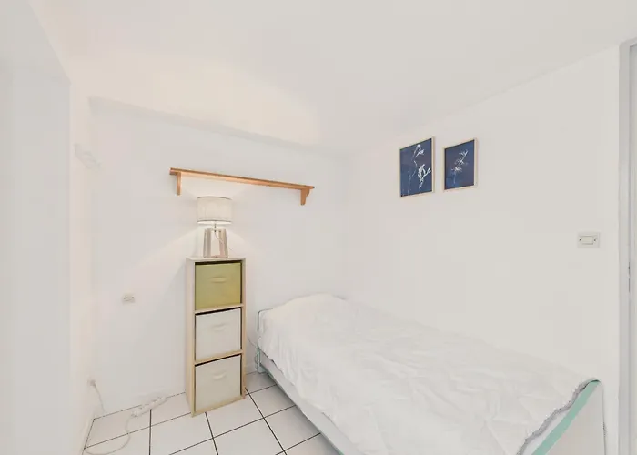 Piscine Commune, Terrasse, Maison Pour 5 *