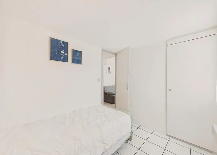 Piscine Commune, Terrasse, Maison Pour 5 *